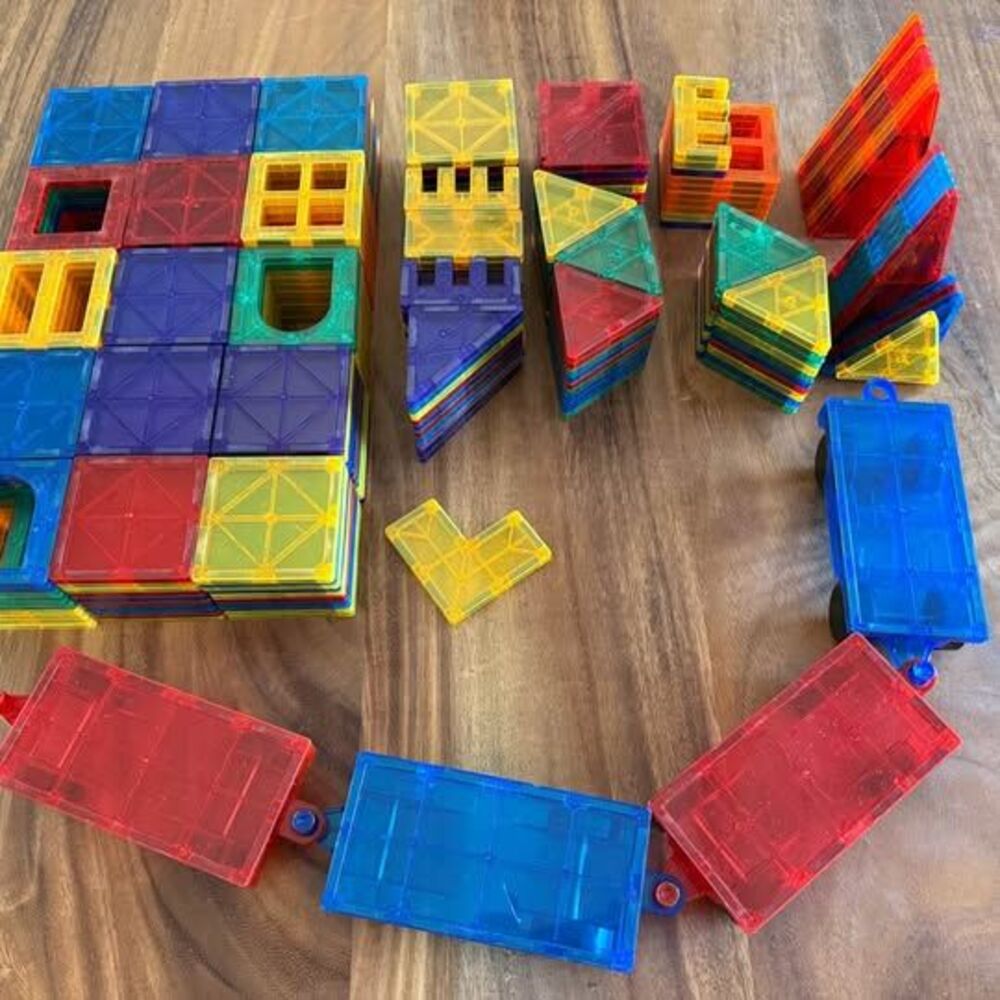 Magnetic Tiles Building Set 305 Pieces | STEM Educational Toy | Excellent Condit